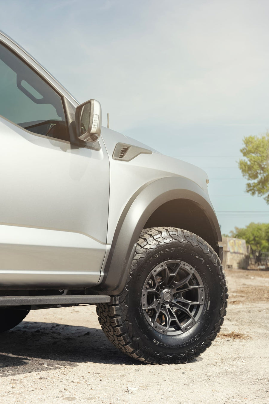 FORD F150 RAPTOR F150 DEFIANT WHEELS DF04 17X9 35X12.5X17 BF GOODRICH TIRE STOCK SUSPENSION