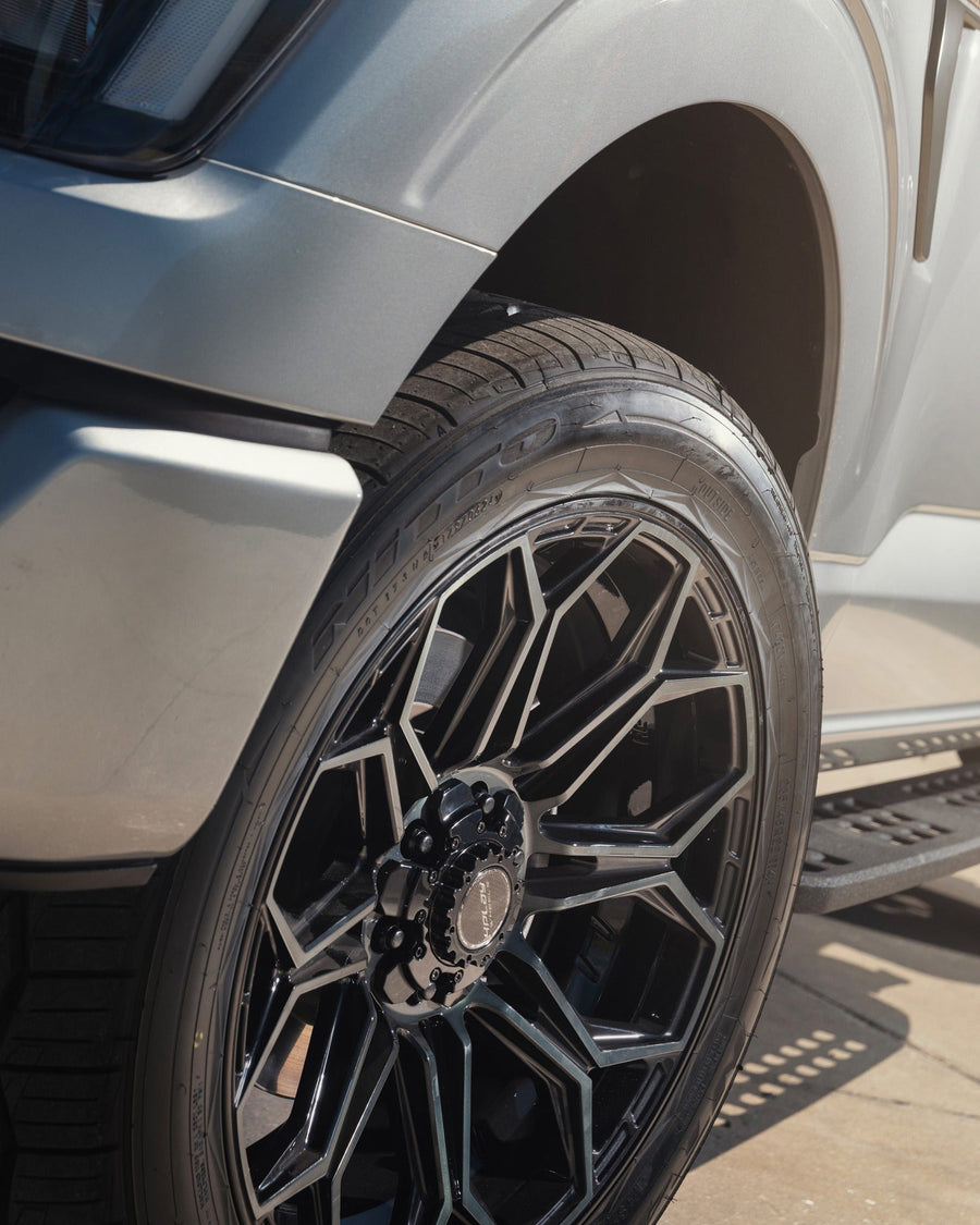 FORD F150 RIMS 4PLAY WHEELS 4P83 22X9+0 285X45X22 FORD TREMOR WITH STOCK SUSPENSION