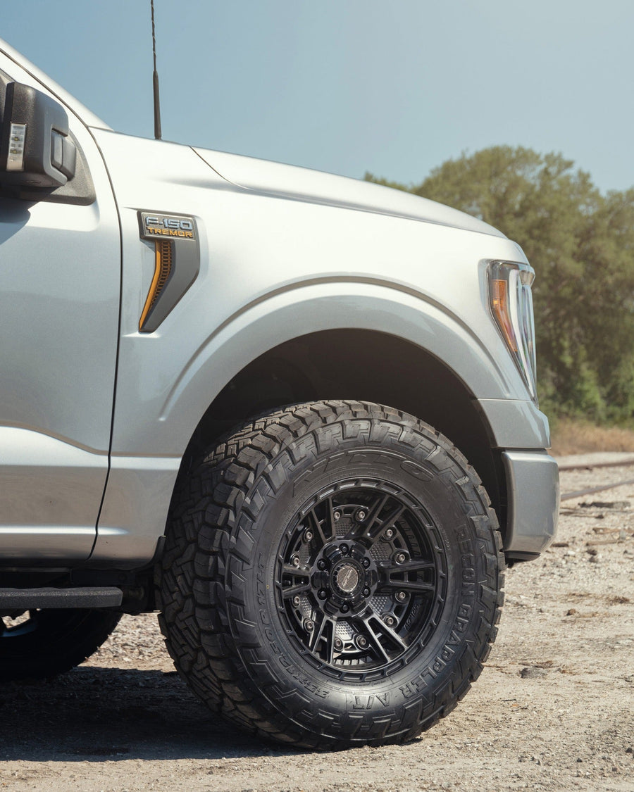 FORD F150 RIMS 4PLAY WHEELS 4PS01 17X9-6 RIMS WITH 33X12.5X17 TIRES FORD TREMOR