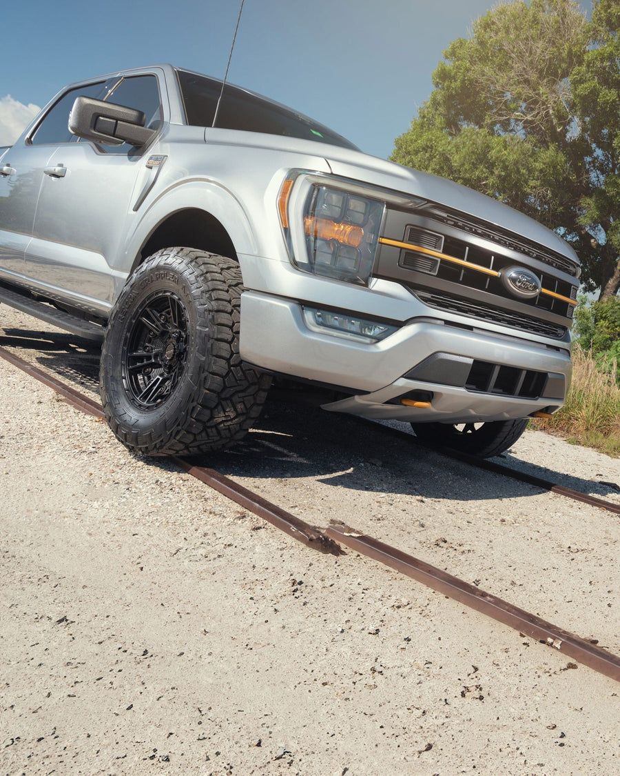 FORD F150 RIMS 4PLAY WHEELS 4PS01 17X9-6 RIMS WITH 33X12.5X17 TIRES FORD TREMOR