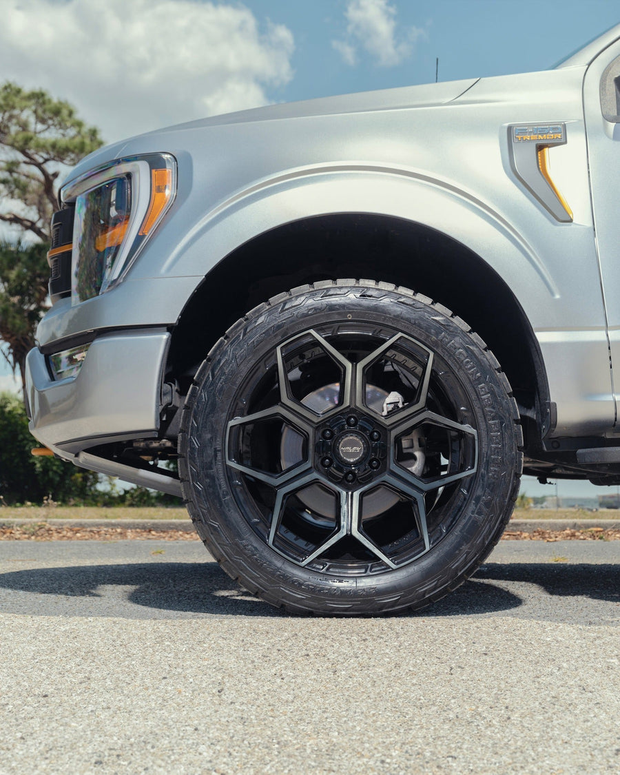 FORD F150 RIMS 4PLAY WHEELS S26 22X10 33X12.5X22 TIRES FORD TREMOR