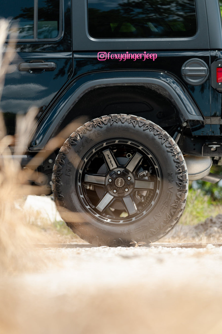 FOXY GINGER JEEP GIRL JEEP WRANGLER RUBICON 4PLAY WHEELS 20X10 4P63