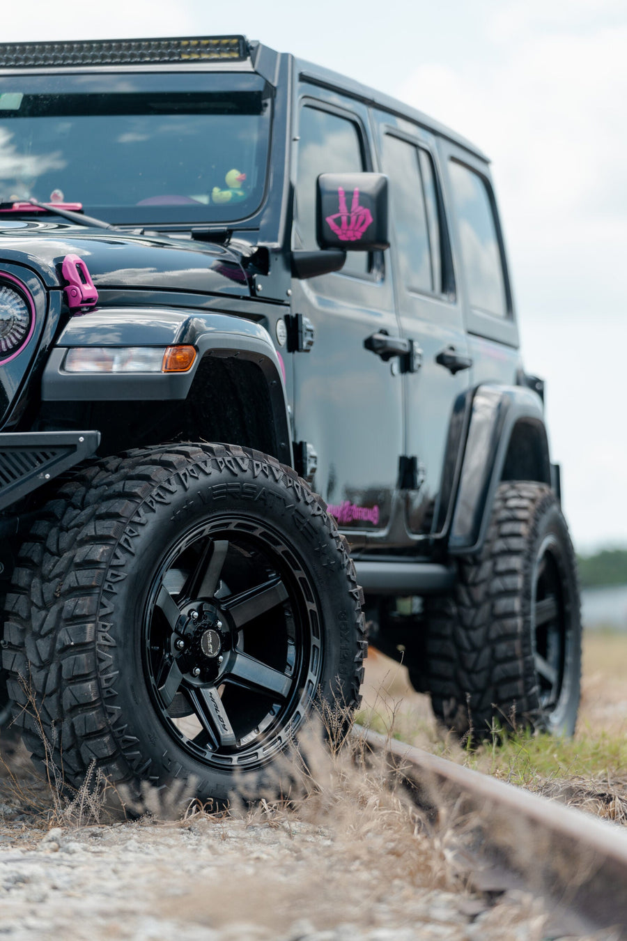 FOXY GINGER JEEP GIRL JEEP WRANGLER RUBICON 4PLAY WHEELS 20X10 4P63