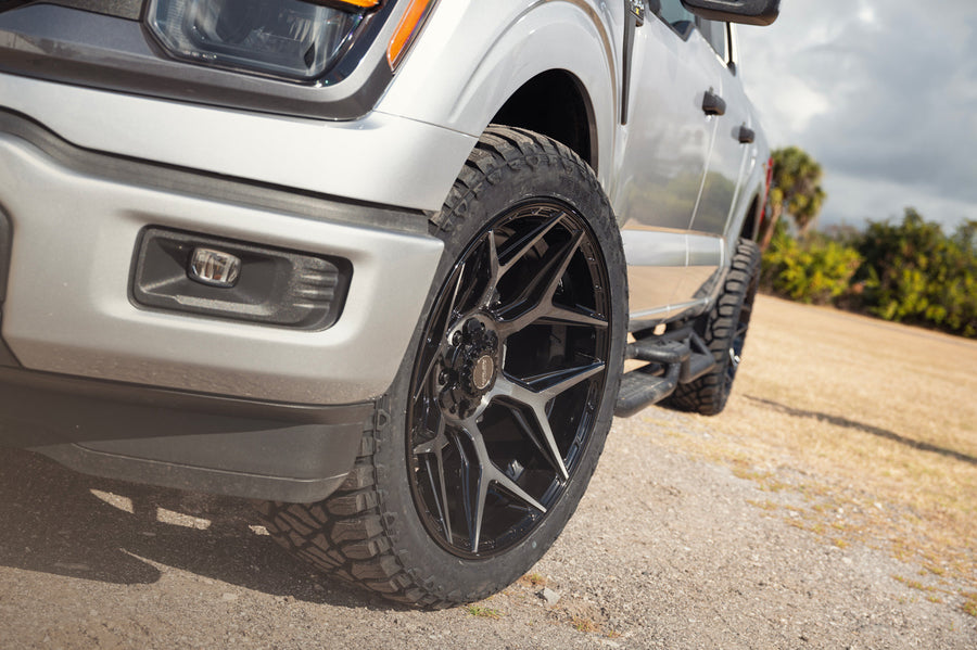 Ford F150 4PLAY Wheels 4P06 22x10 285x45x22 Sailun Terramax RT Tires