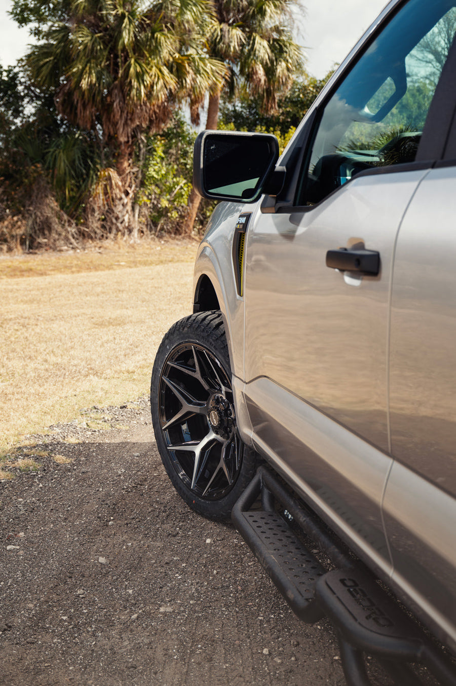Ford F150 4PLAY Wheels 4P06 22x10 285x45x22 Sailun Terramax RT Tires