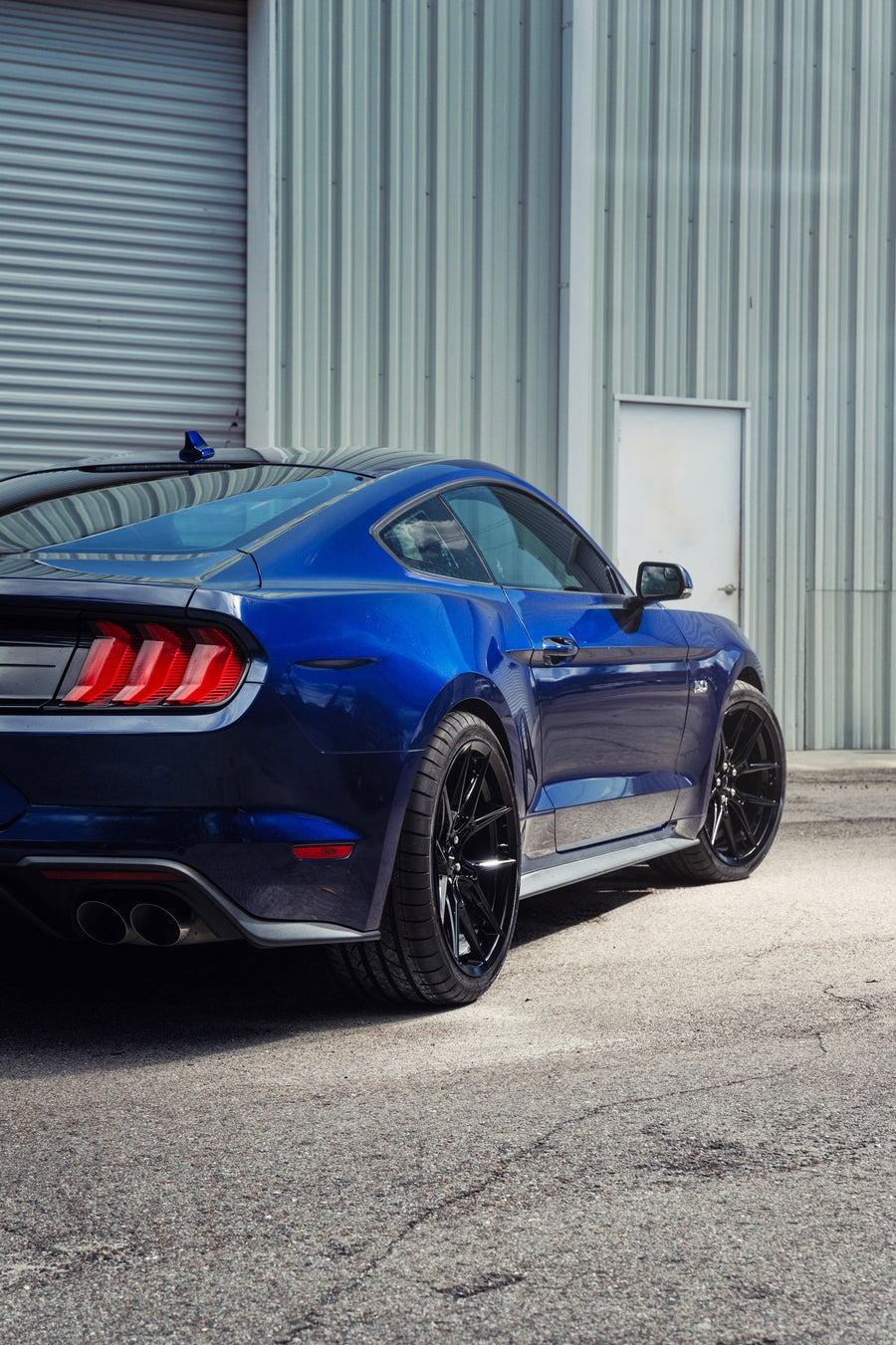 Ford Mustang DEFIANT Wheels DF08 Black 20x9 20x10 265-35-20 305-30-20 Atturo Tires