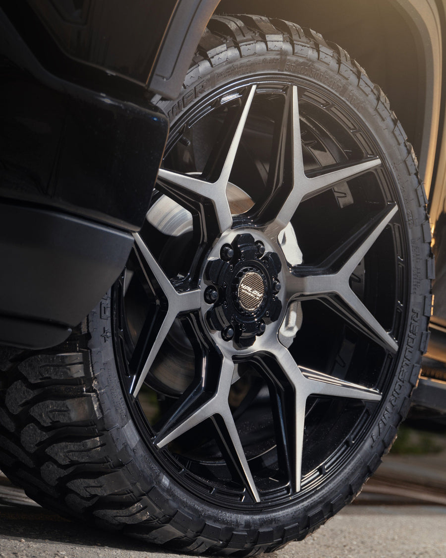 GMC Sierra Denali 1500 4PLAY Wheels 4P06 Rims 24x10 33x12.5x24 Tire Stock Suspension