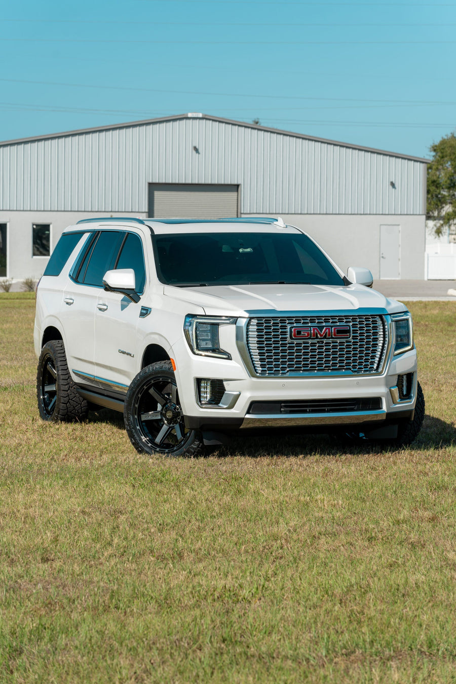 GMC YUKON DENALI 4PLAY WHEELS 4P63 22X10 285_50_22 TIRES NO LIFT