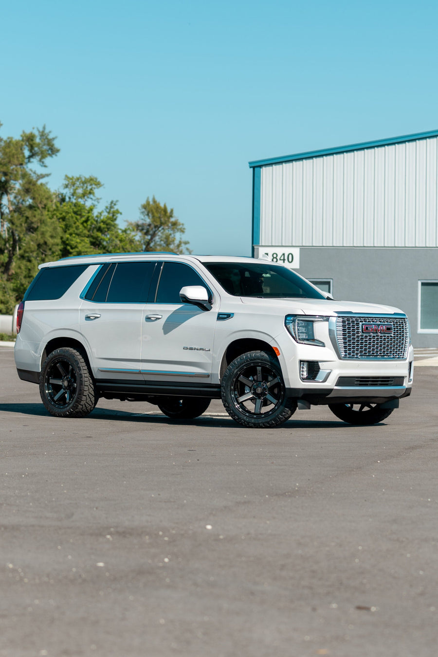 GMC YUKON DENALI 4PLAY WHEELS 4P63 22X10 285_50_22 TIRES NO LIFT