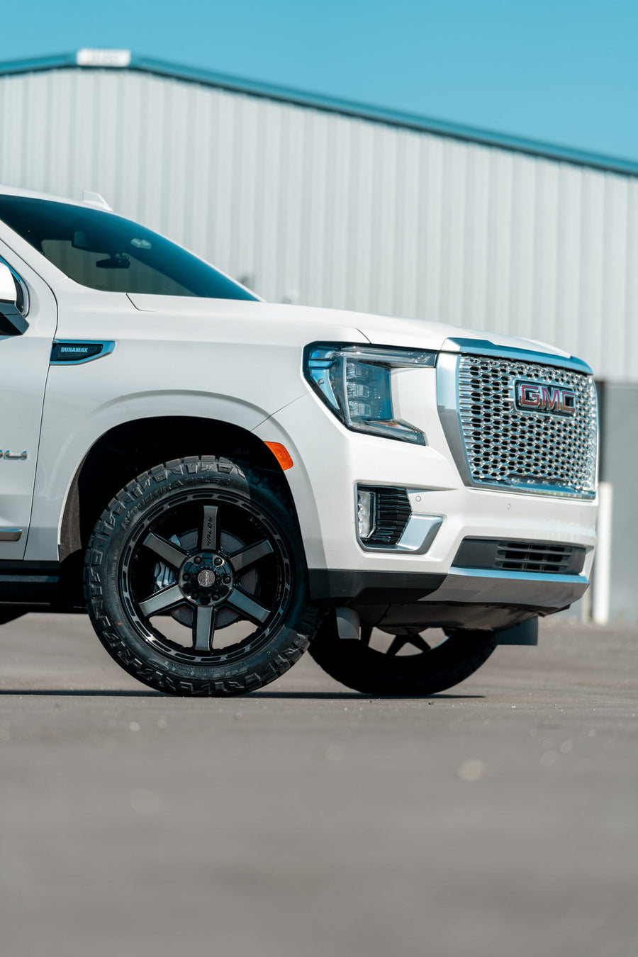 GMC YUKON DENALI 4PLAY WHEELS 4P63 22X10 285_50_22 TIRES NO LIFT