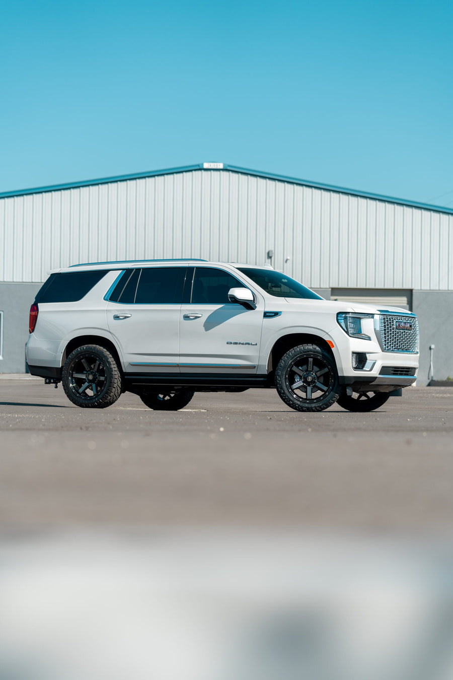 GMC YUKON DENALI 4PLAY WHEELS 4P63 22X10 285_50_22 TIRES NO LIFT