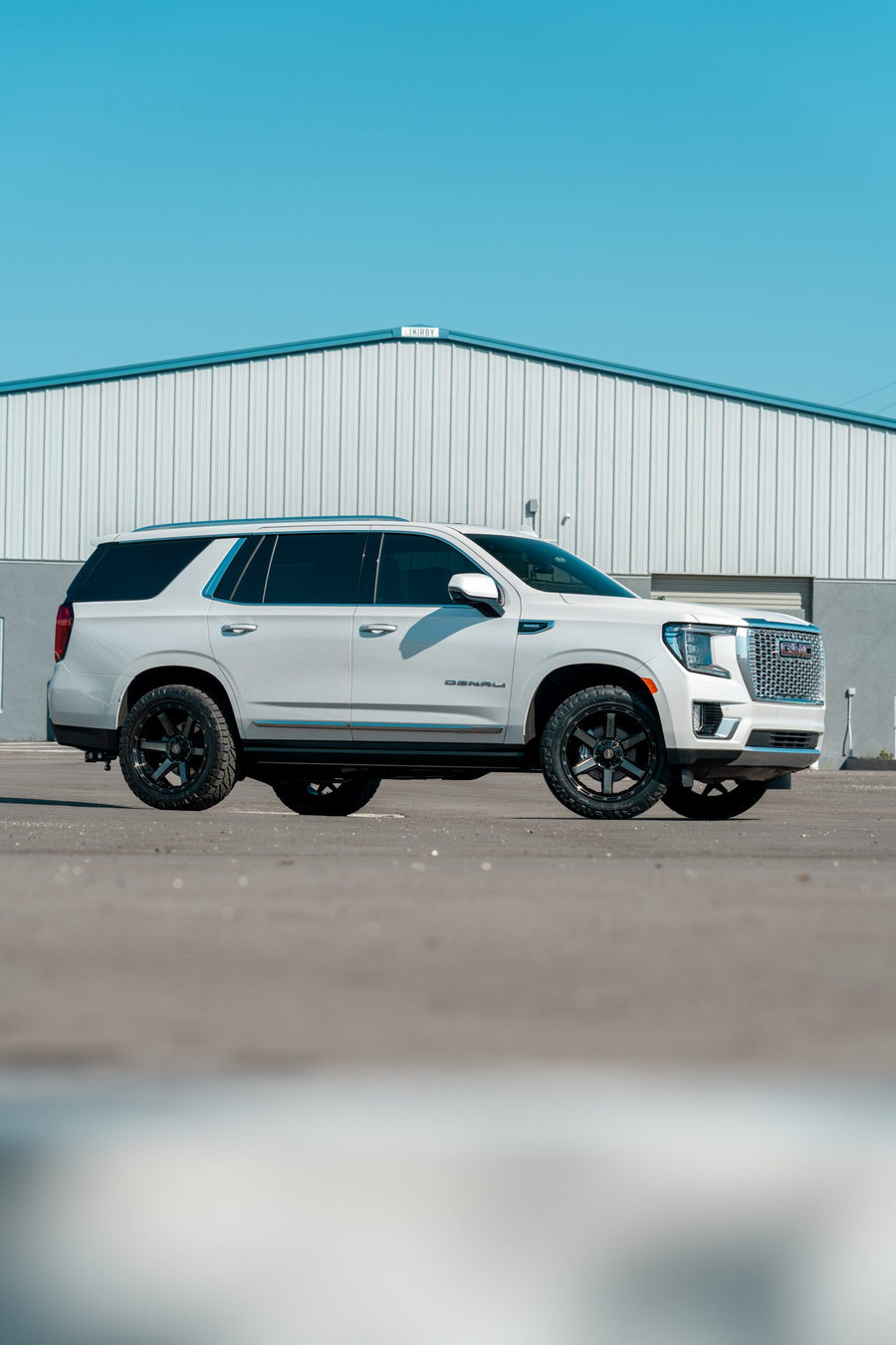 GMC YUKON DENALI 4PLAY WHEELS 4P63 22X10 285_50_22 TIRES NO LIFT