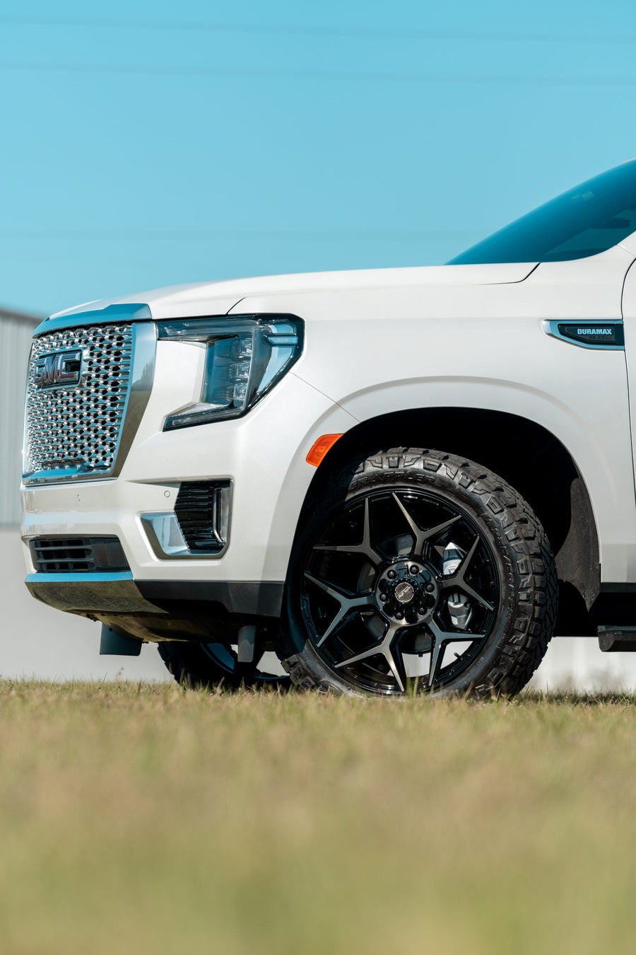 GMC YUKON DENALI 4PLAY WHEELS 4P06 22X10 285_50_22 TIRES NO LIFT