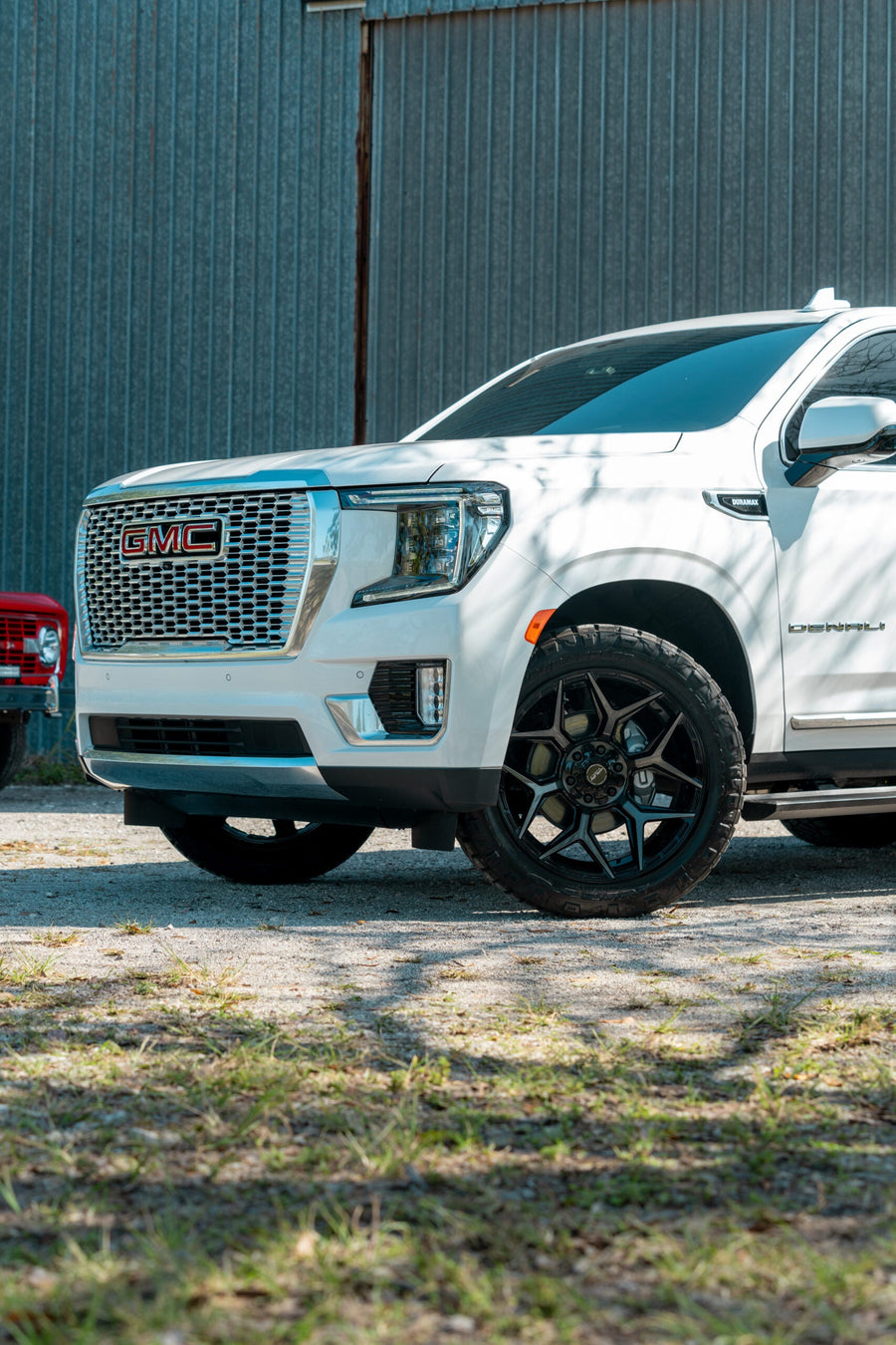 GMC YUKON DENALI 4PLAY WHEELS 4P06 22X10 285_50_22 TIRES NO LIFT