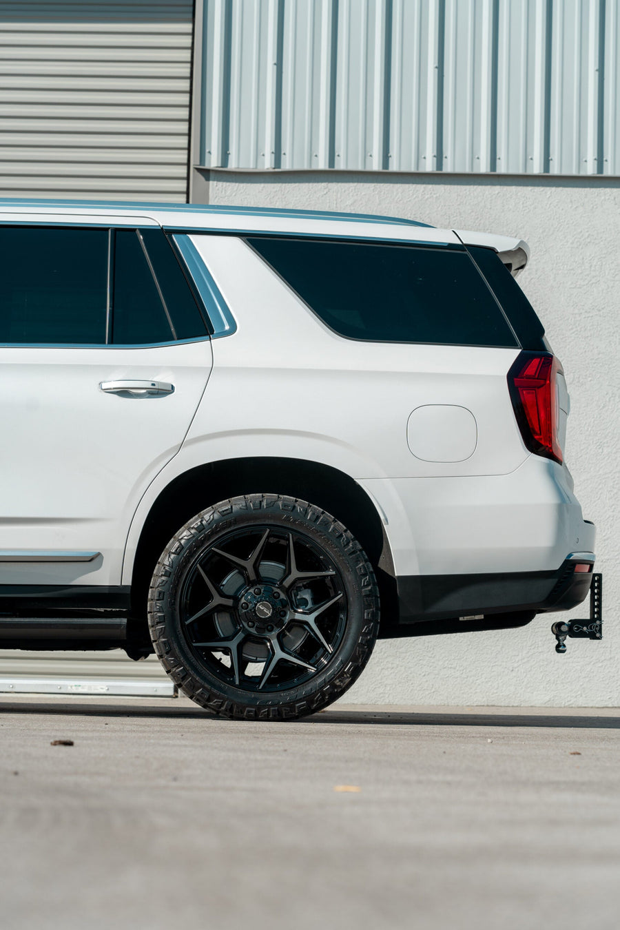 GMC YUKON DENALI 4PLAY WHEELS 4P06 22X10 285_50_22 TIRES NO LIFT