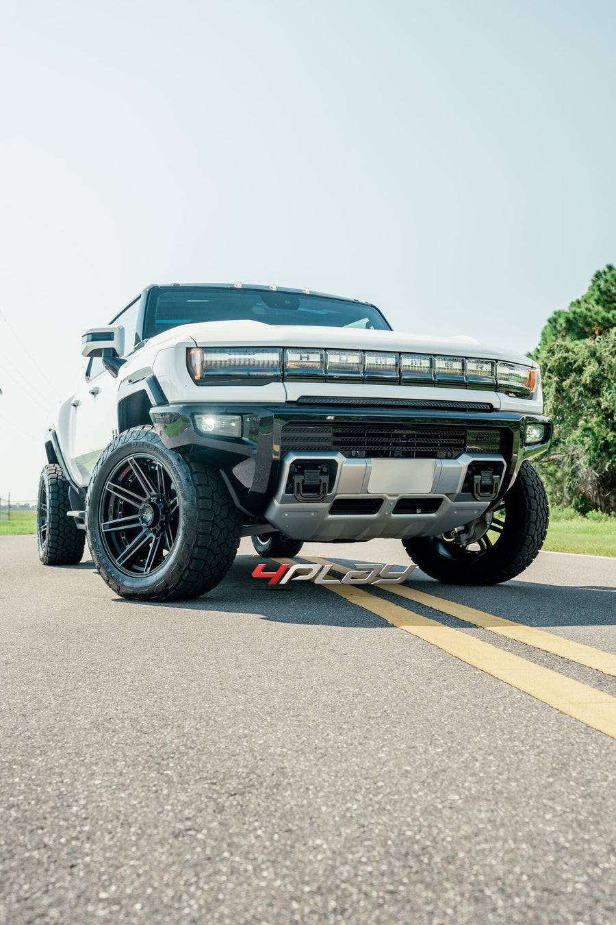 HUMMER H1 EV ELECTRIC ON 4PLAY WHEELS 22X10 4P08