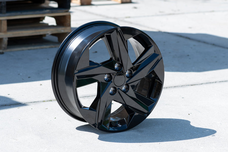 OE Wheels HY12 Lifestyle Photos