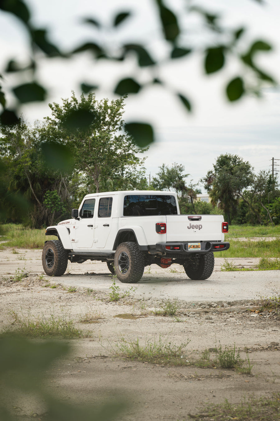 Jeep Gladiator DEFIANT Wheels DF03 Satin Charcoal 2-Tone 17×9 35x12.5x17 TOYO Open Country Tire