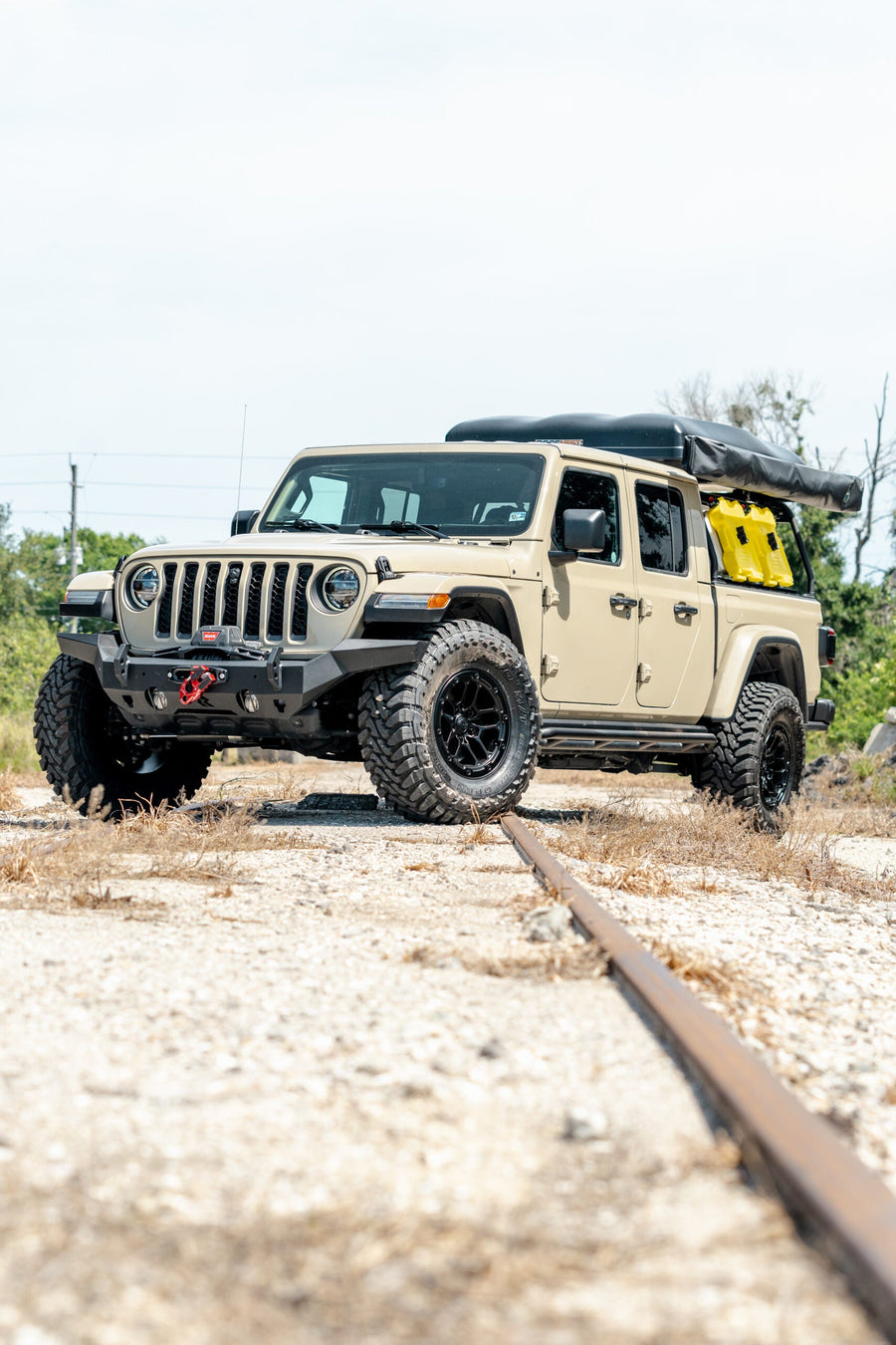 JEEP GLADIATOR DEFIANT WHEELS DF01 17X8 35X12.5X17 TOYO TIRES
