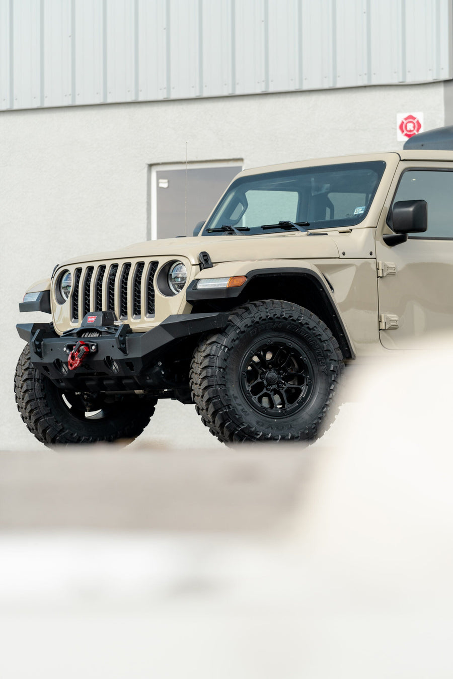 JEEP GLADIATOR DEFIANT WHEELS DF01 17X8 35X12.5X17 TOYO TIRES