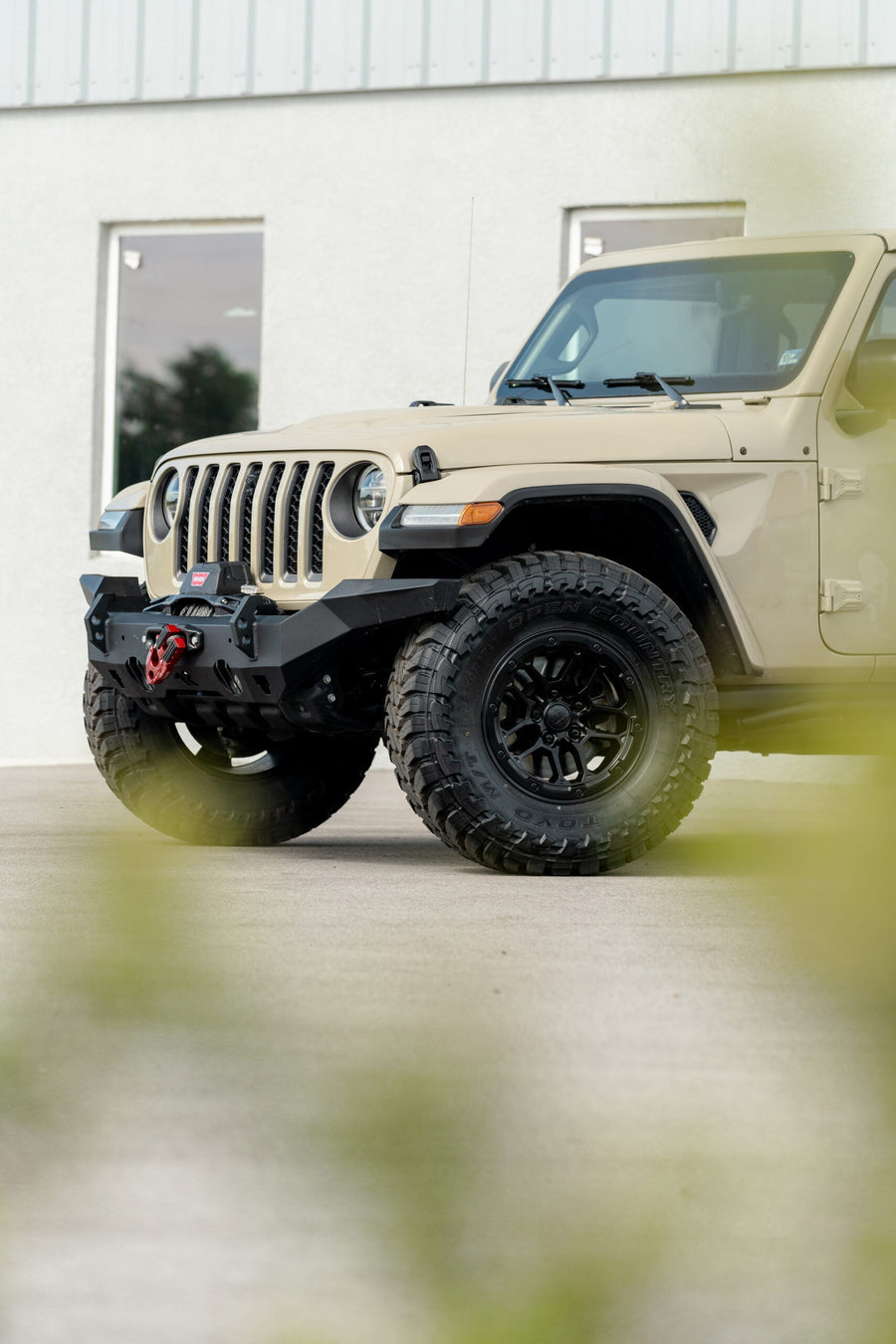JEEP GLADIATOR DEFIANT WHEELS DF01 17X8 35X12.5X17 TOYO TIRES