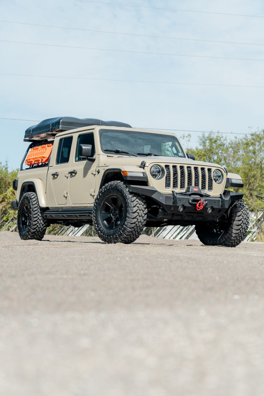 JEEP GLADIATOR DEFIANT WHEELS DF02 17X8 35X12.5X17 TOYO TIRES