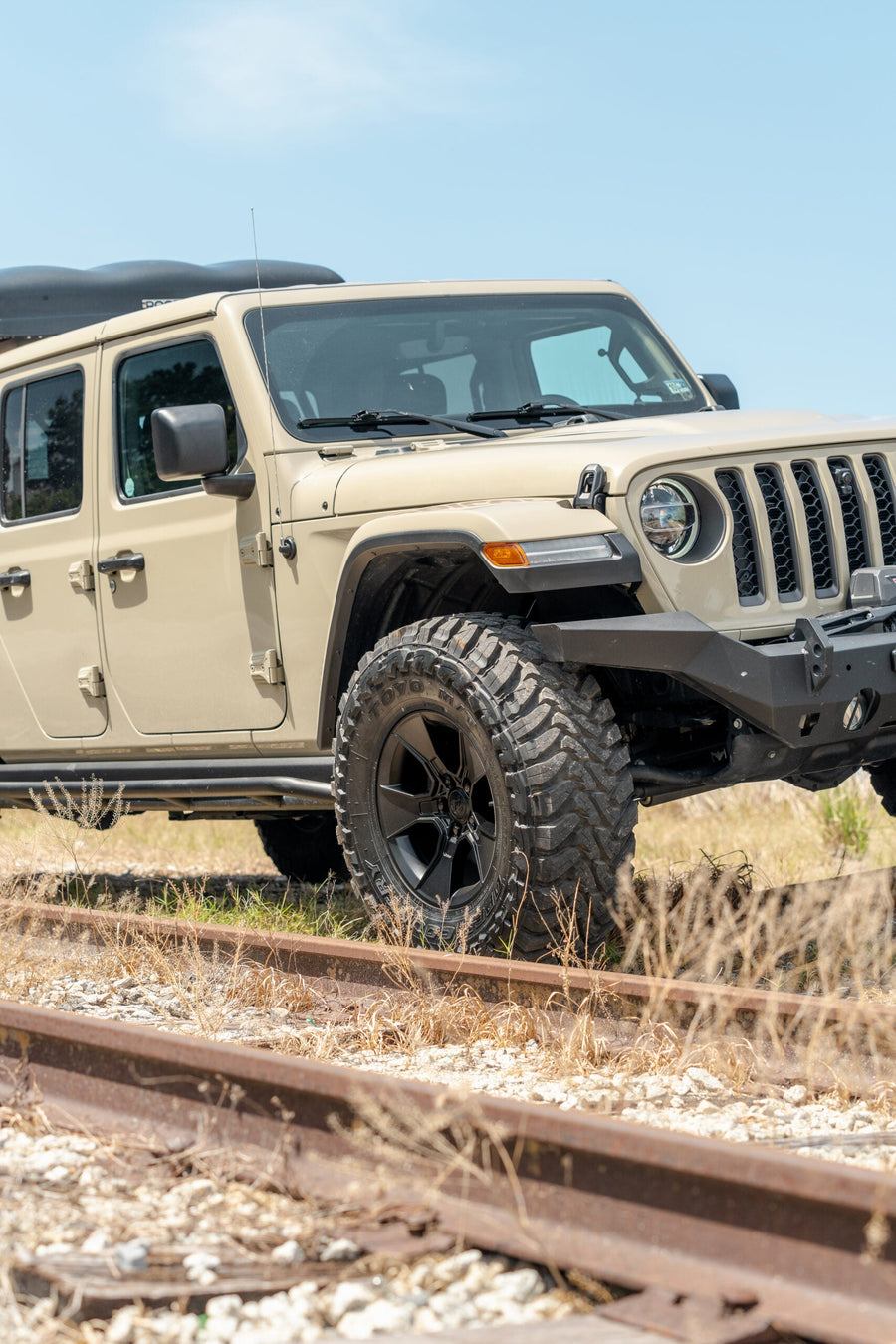 JEEP GLADIATOR DEFIANT WHEELS DF02 17X8 35X12.5X17 TOYO TIRES