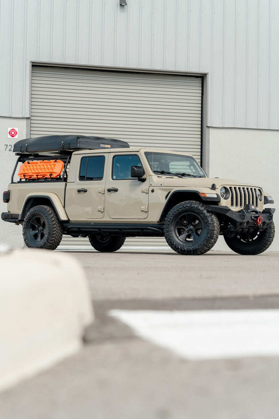 JEEP GLADIATOR DEFIANT WHEELS DF02 17X8 35X12.5X17 TOYO TIRES