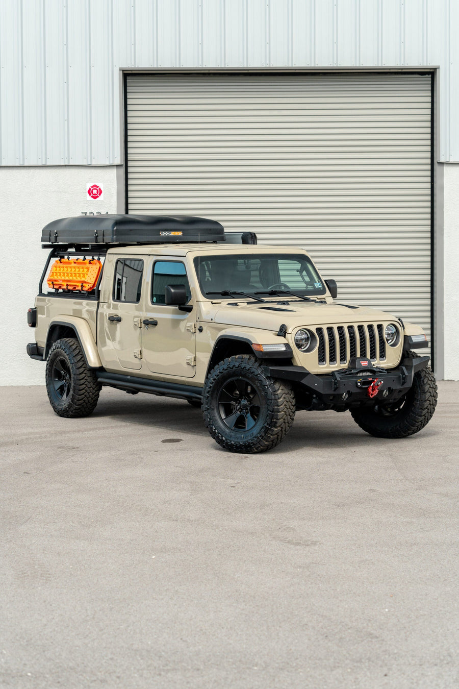 JEEP GLADIATOR DEFIANT WHEELS DF02 17X8 35X12.5X17 TOYO TIRES
