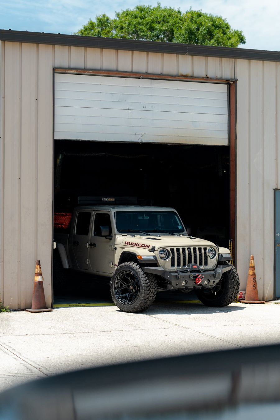 JEEP GLADIATOR RUBICON 4PLAY WHEELS 4P55 22X12 35X12.5X22 TOYO TIRES STOCK SUSPENSION