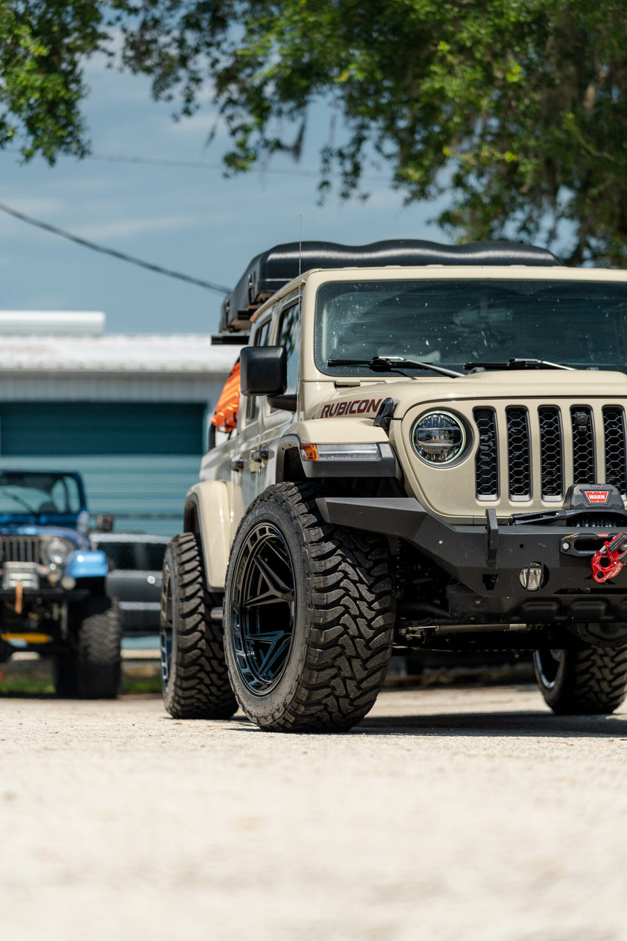 JEEP GLADIATOR RUBICON 4PLAY WHEELS 4P55 22X12 35X12.5X22 TOYO TIRES STOCK SUSPENSION