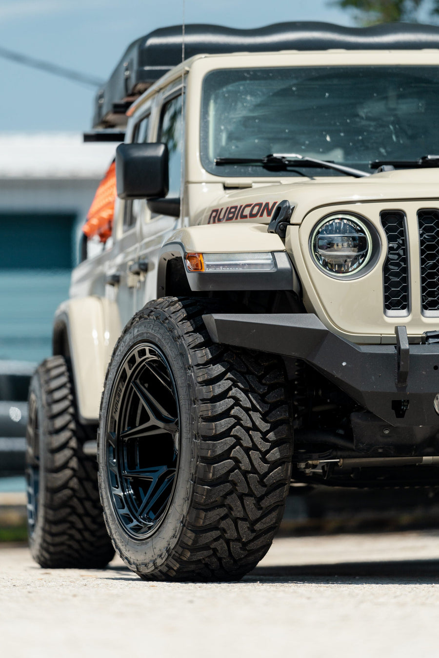 JEEP GLADIATOR RUBICON 4PLAY WHEELS 4P55 22X12 35X12.5X22 TOYO TIRES STOCK SUSPENSION
