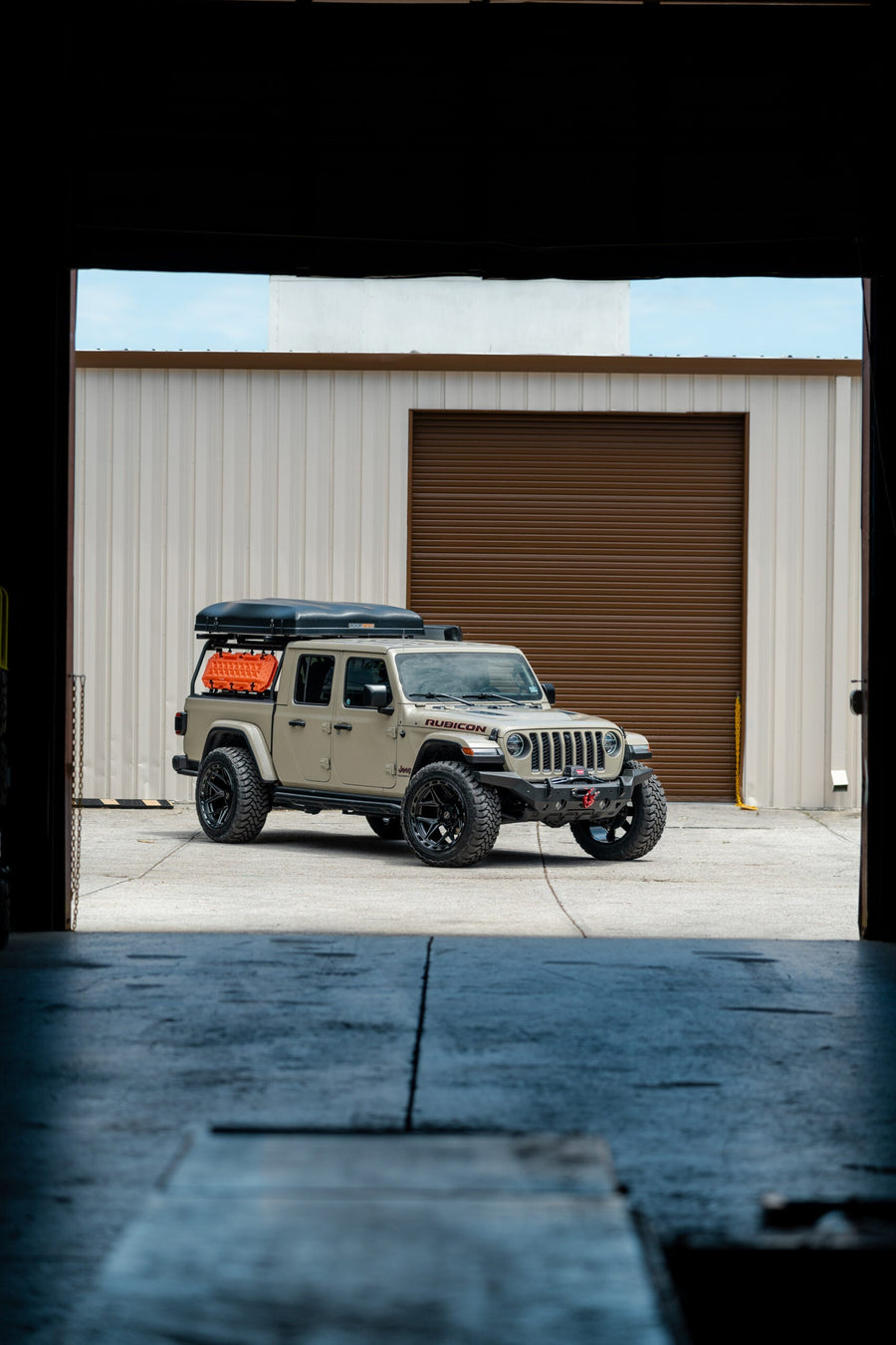 JEEP GLADIATOR RUBICON 4PLAY WHEELS 4P55 22X12 35X12.5X22 TOYO TIRES STOCK SUSPENSION