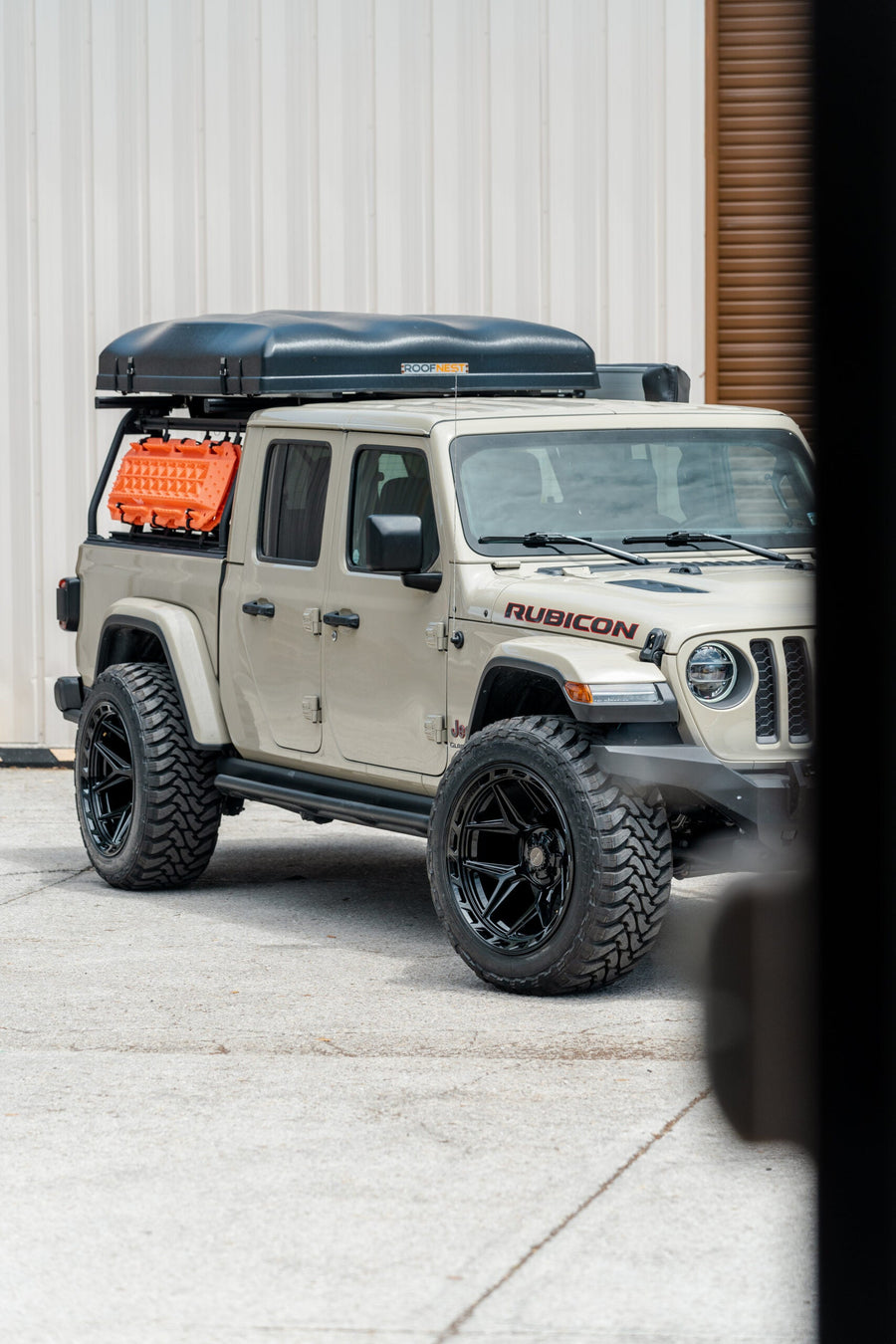 JEEP GLADIATOR RUBICON 4PLAY WHEELS 4P55 22X12 35X12.5X22 TOYO TIRES STOCK SUSPENSION