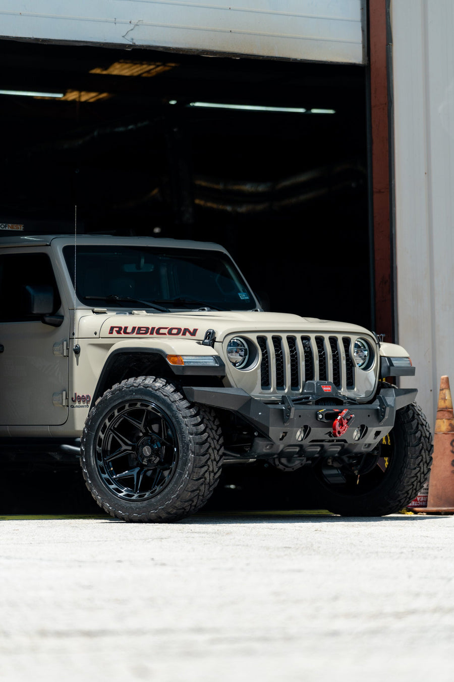 JEEP GLADIATOR RUBICON 4PLAY WHEELS 4P55 22X12 35X12.5X22 TOYO TIRES STOCK SUSPENSION