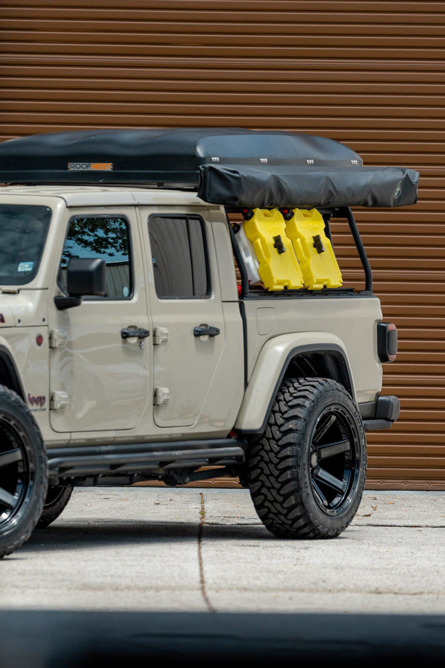 JEEP GLADIATOR RUBICON 4PLAY WHEELS 4P63 22X12 35X12.5X22 TOYO TIRES STOCK SUSPENSION