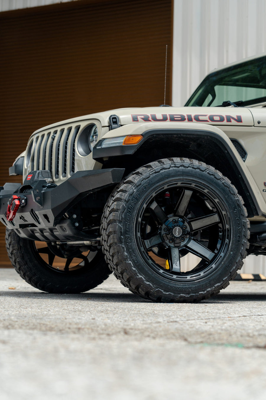 JEEP GLADIATOR RUBICON 4PLAY WHEELS 4P63 22X12 35X12.5X22 TOYO TIRES STOCK SUSPENSION
