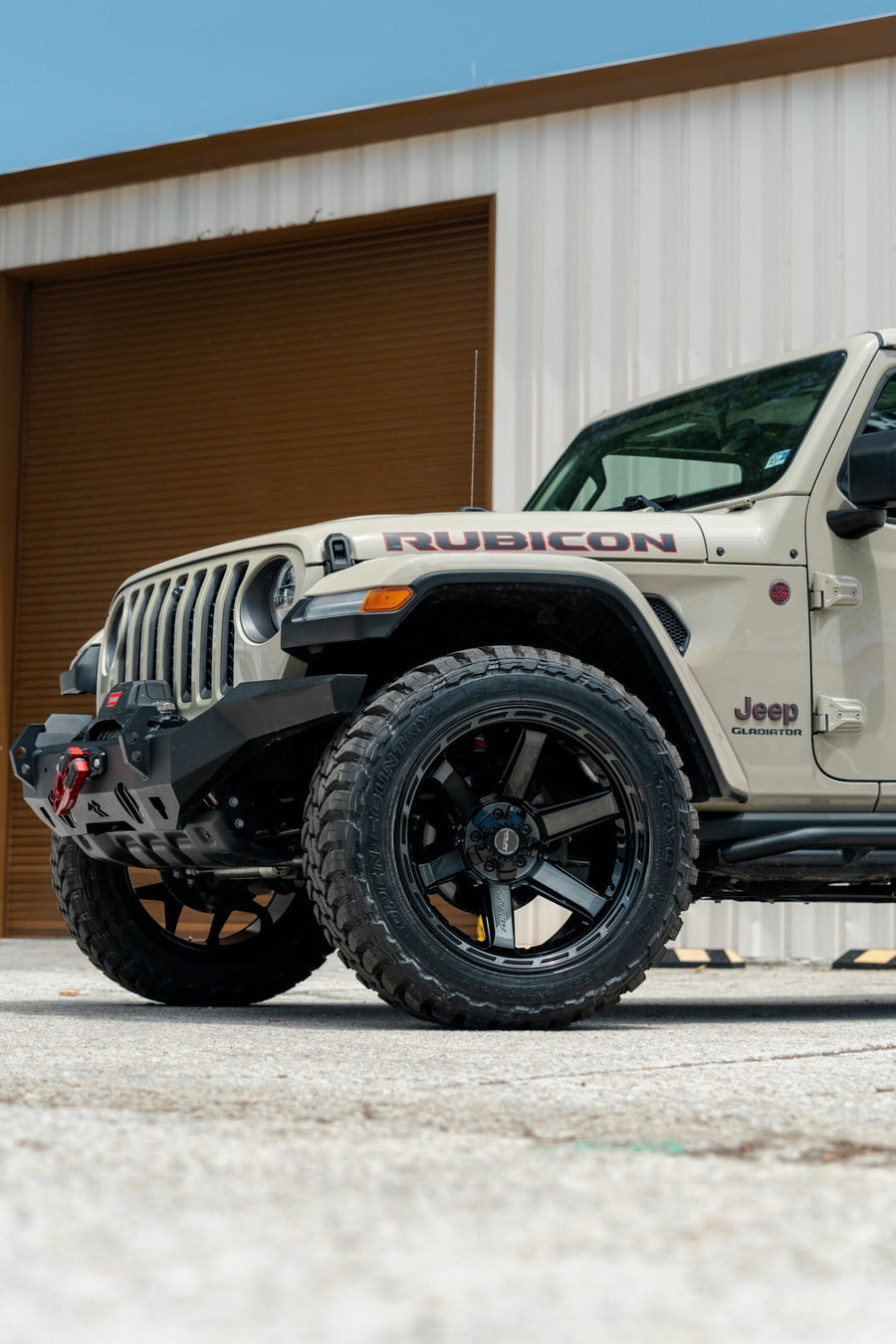 JEEP GLADIATOR RUBICON 4PLAY WHEELS 4P63 22X12 35X12.5X22 TOYO TIRES STOCK SUSPENSION