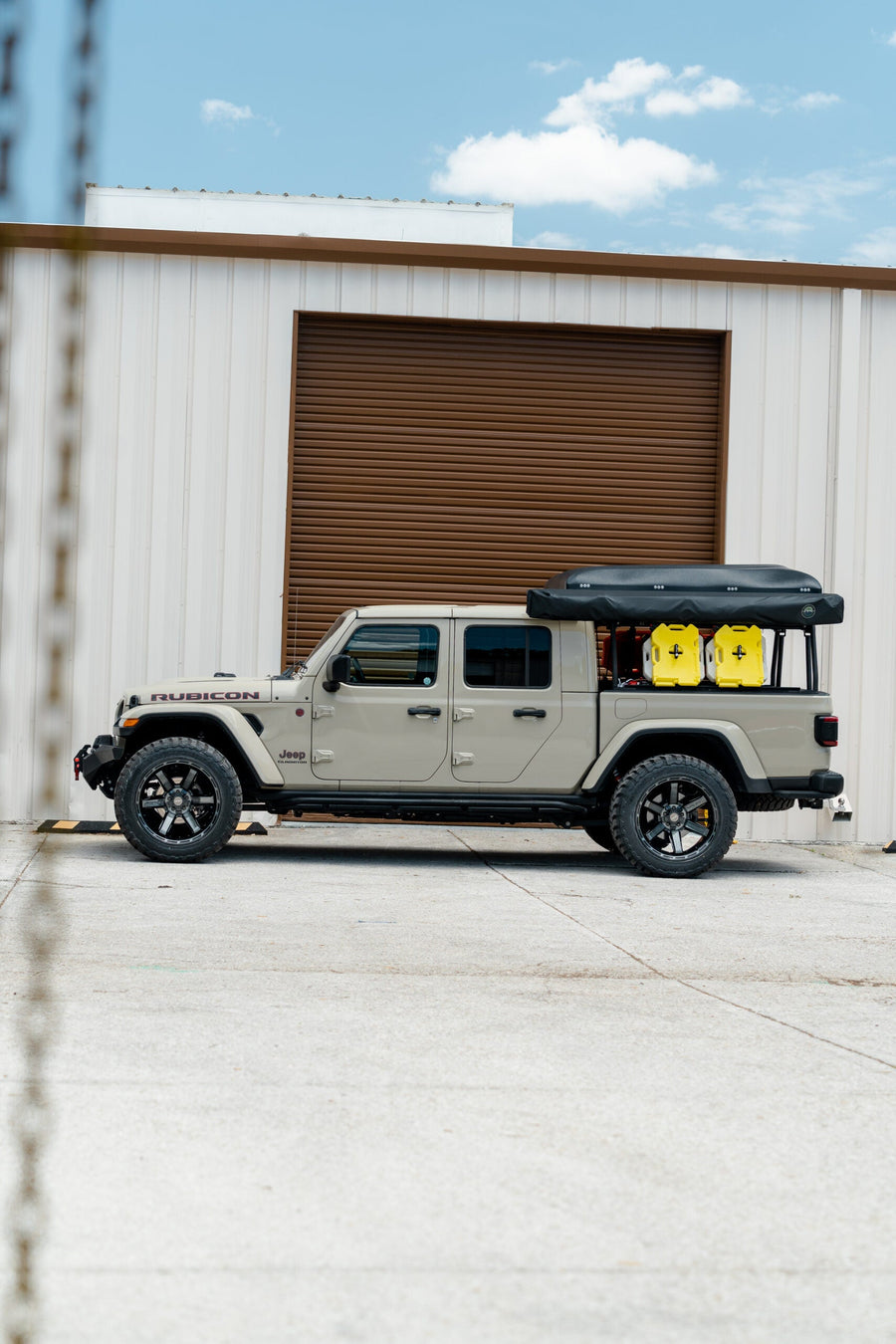 JEEP GLADIATOR RUBICON 4PLAY WHEELS 4P63 22X12 35X12.5X22 TOYO TIRES STOCK SUSPENSION
