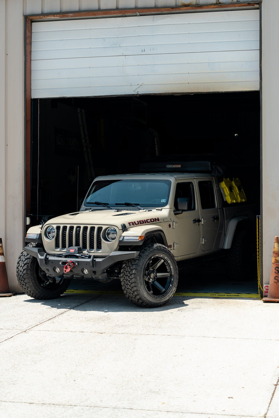 JEEP GLADIATOR RUBICON 4PLAY WHEELS 4P63 22X12 35X12.5X22 TOYO TIRES STOCK SUSPENSION