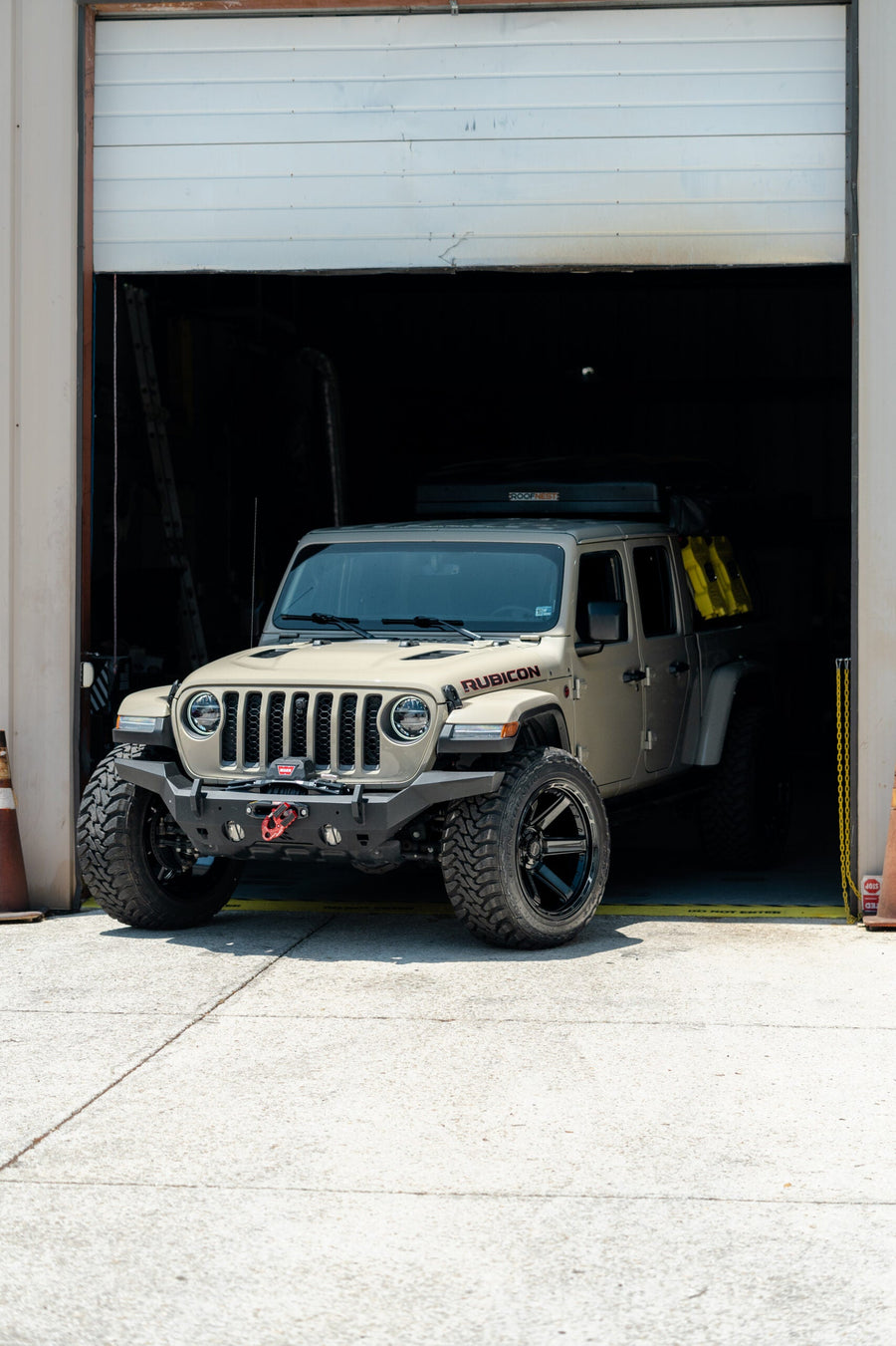 JEEP GLADIATOR RUBICON 4PLAY WHEELS 4P63 22X12 35X12.5X22 TOYO TIRES STOCK SUSPENSION