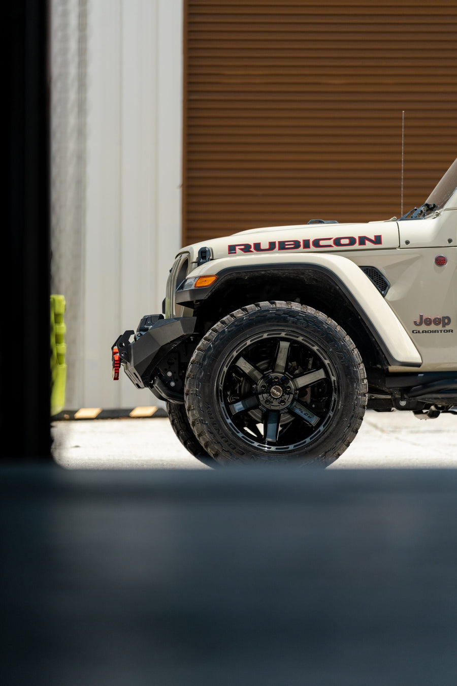 JEEP GLADIATOR RUBICON 4PLAY WHEELS 4P63 22X12 35X12.5X22 TOYO TIRES STOCK SUSPENSION