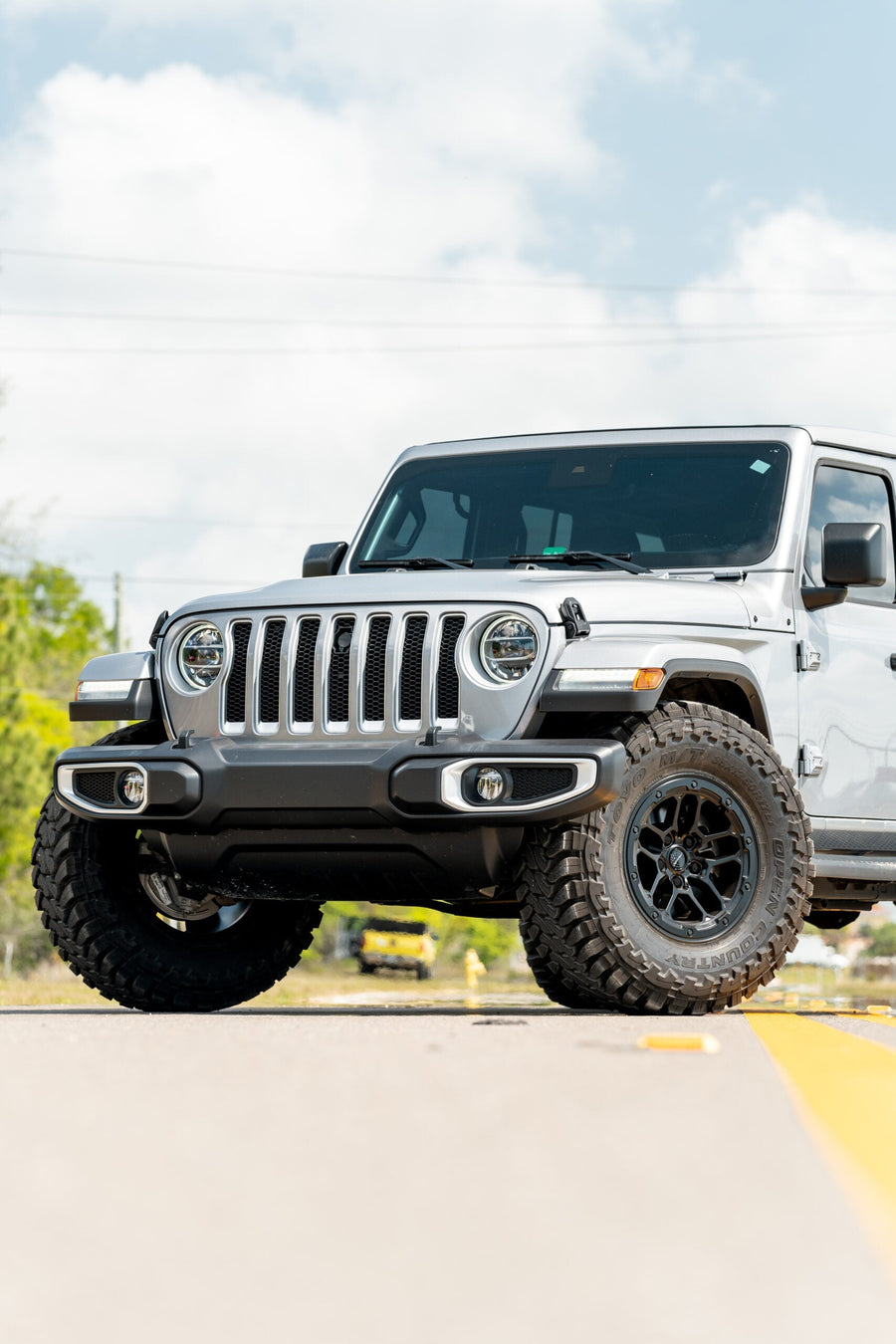JEEP WRANGLER DEFIANT WHEELS RIMS DF01 BLACK 35X12.5X17 TOYO TIRES NO LIFT STOCK SUSPENSION