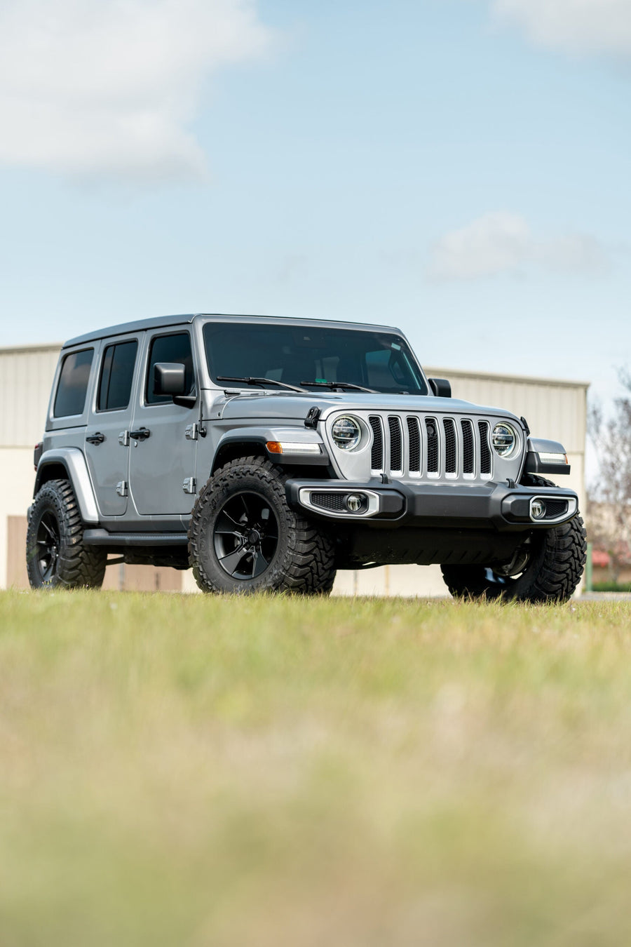 JEEP WRANGLER DEFIANT WHEELS RIMS DF02 BLACK 35X12.5X17 TOYO TIRES NO LIFT STOCK SUSPENSION