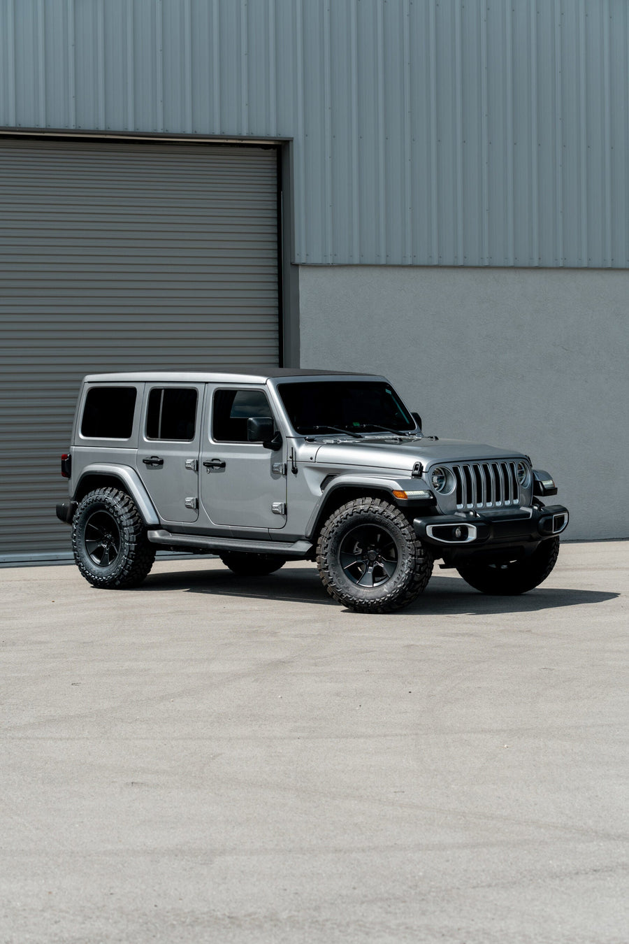 JEEP WRANGLER DEFIANT WHEELS RIMS DF02 BLACK 35X12.5X17 TOYO TIRES NO LIFT STOCK SUSPENSION