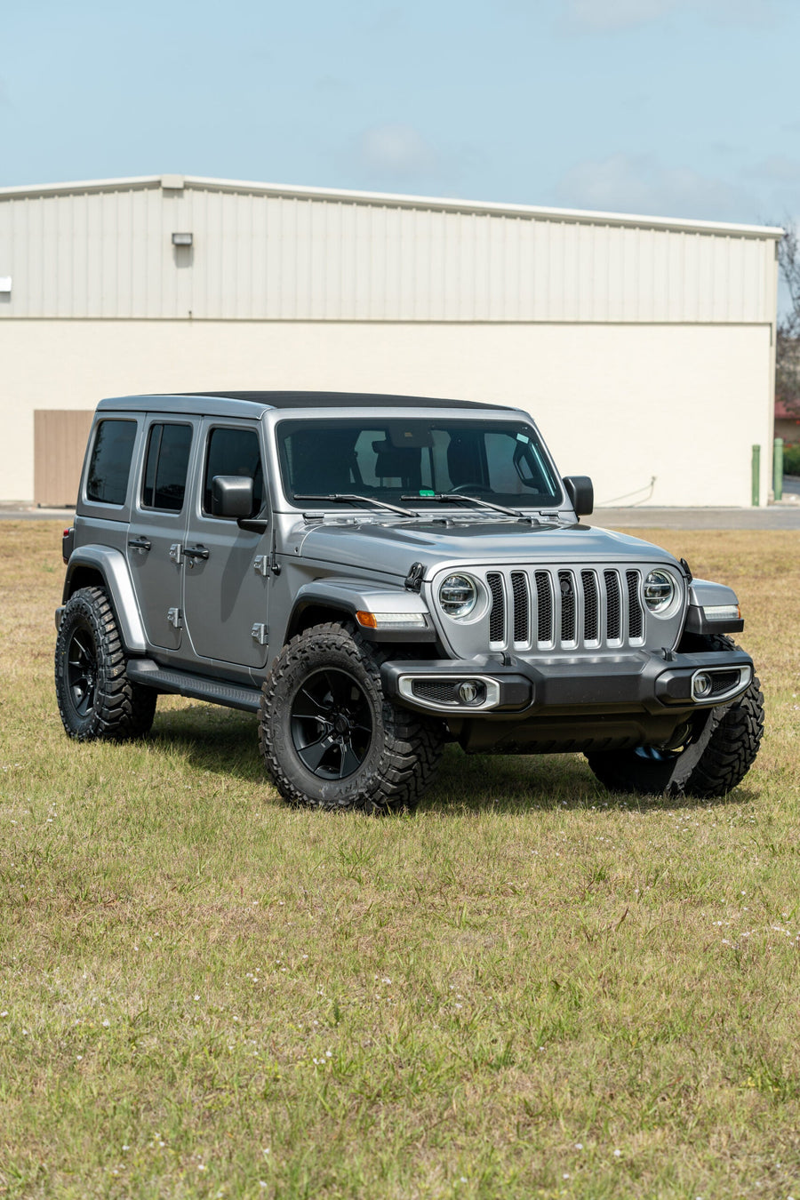 JEEP WRANGLER DEFIANT WHEELS RIMS DF02 BLACK 35X12.5X17 TOYO TIRES NO LIFT STOCK SUSPENSION