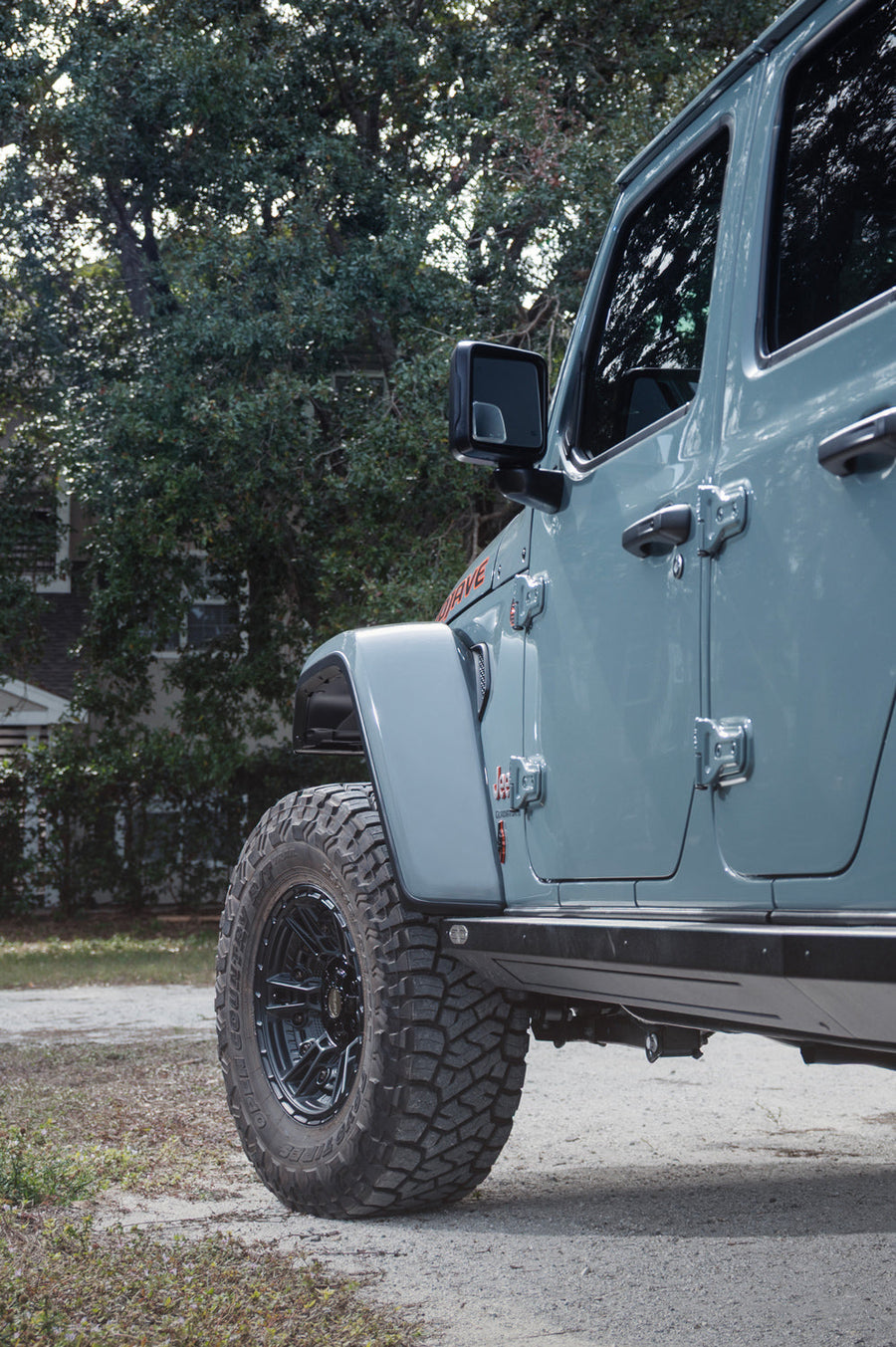 Jeep Gladiator 4PLAY Wheels 4PS01 17x9 35x12.5x17 Toyo Tires