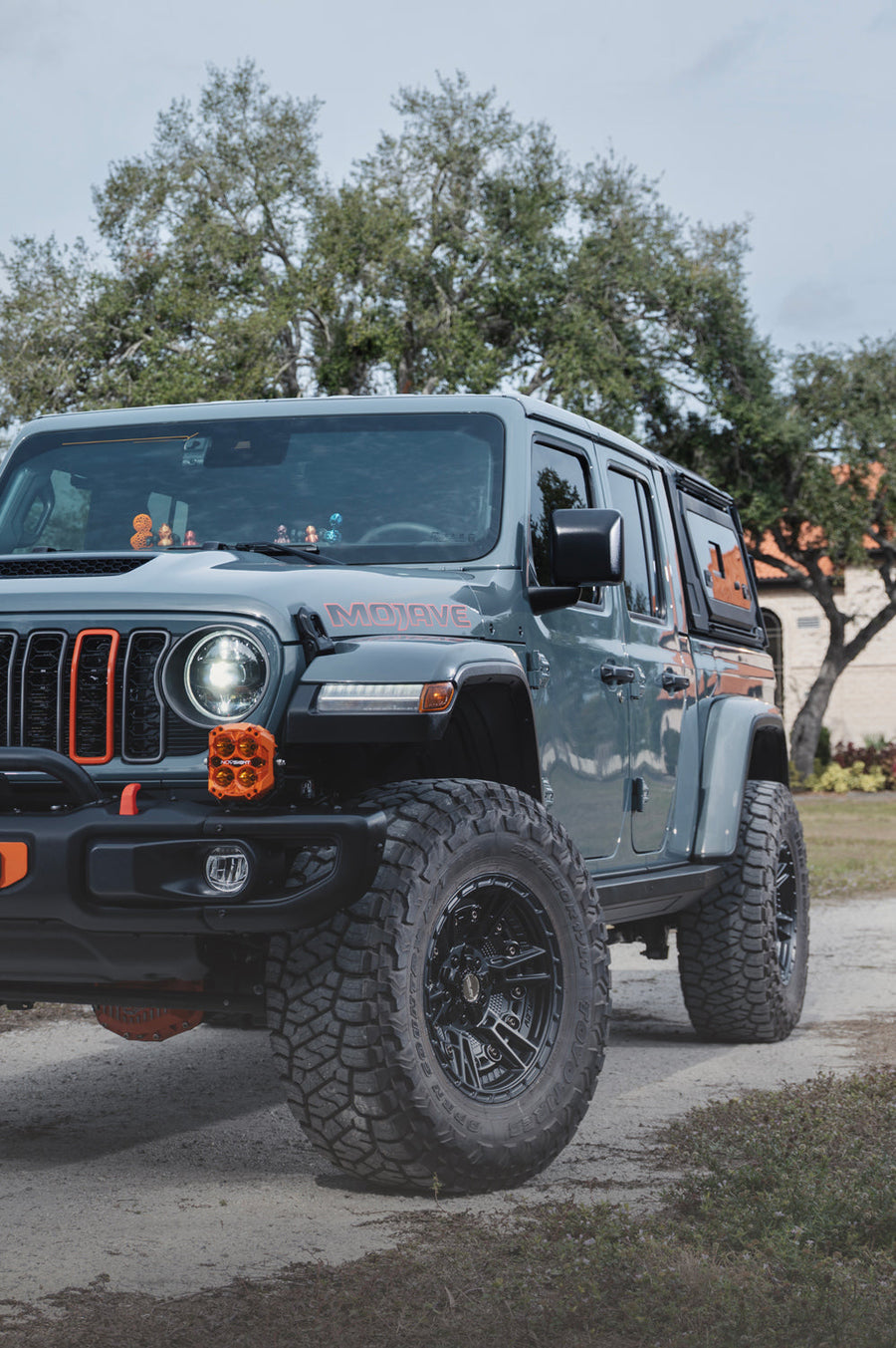 Jeep Gladiator 4PLAY Wheels 4PS01 17x9 35x12.5x17 Toyo Tires