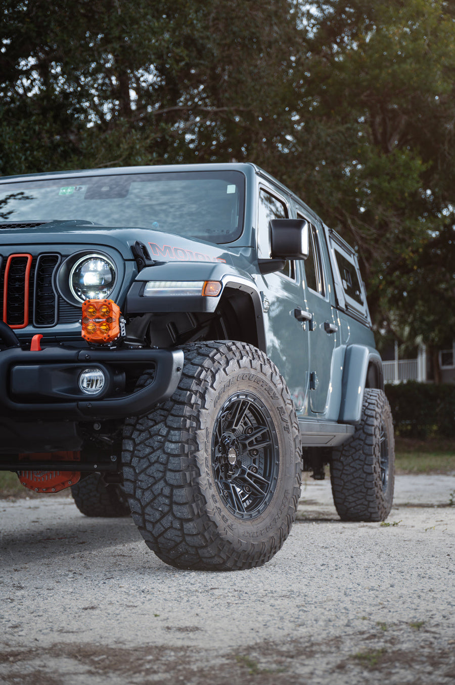 Jeep Gladiator 4PLAY Wheels 4PS01 17x9 35x12.5x17 Toyo Tires