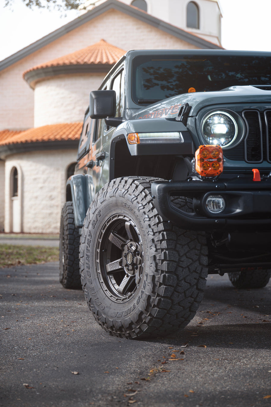 Jeep Gladiator 4PLAY Wheels 4PS63 17x9 35x12.5x17 Toyo Tires